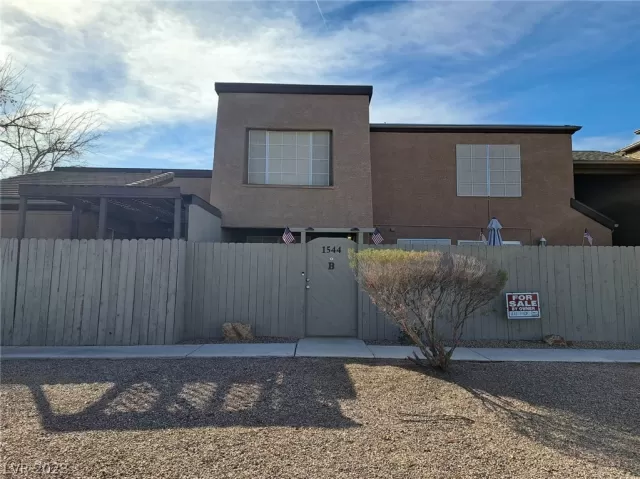 MLS: 2464877 Condo For Sale