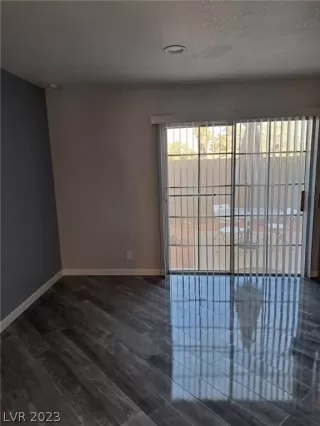 Photo #4: 2464877 Listing 