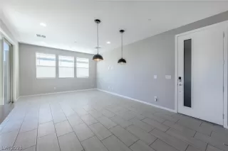 Photo #1: 2464911 Listing