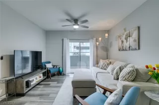 Photo #4: 2464925 Listing