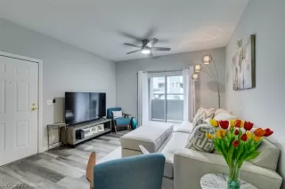 Photo #5: 2464925 Listing