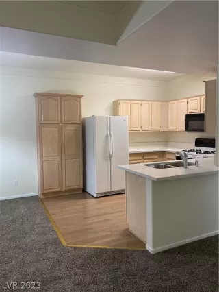 Photo #6: 2464932 Listing 