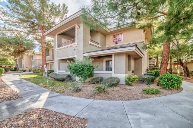 MLS: 2464934 Condo For Sale