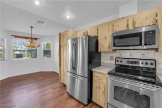 Photo #6: 2464940 Listing 