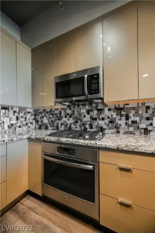 Photo #3: 2464957 Listing 