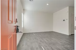 Photo #4: 2464962 Listing 