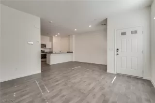 Photo #6: 2464962 Listing 