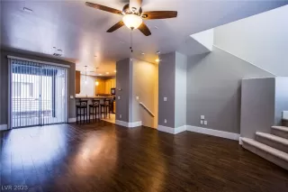 Photo #1: 2464963 Listing 