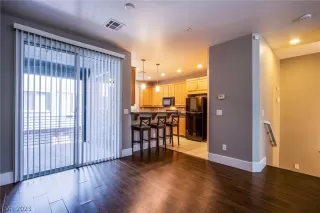 Photo #3: 2464963 Listing 