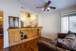 Photo #1: 2464966 Listing