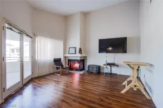 Photo #2: 2464966 Listing