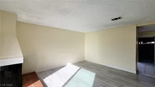 Photo #3: 2464978 Listing 