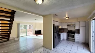 Photo #6: 2464978 Listing 