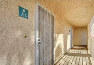 Photo #1: 2465000 Listing 