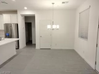 Photo #2: 2465007 Listing 