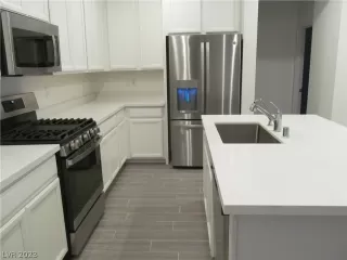 Photo #5: 2465007 Listing 