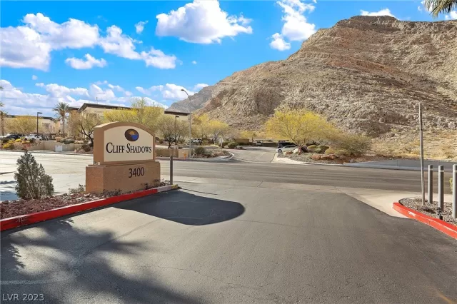 MLS: 2465015 Condo For Sale