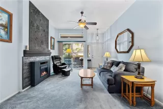 Photo #3: 2465015 Listing