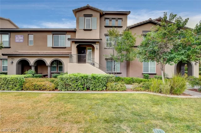 MLS: 2465016 Condo For Sale