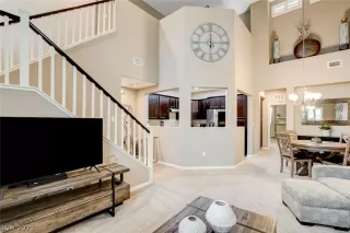 Photo #4: 2465016 Listing 