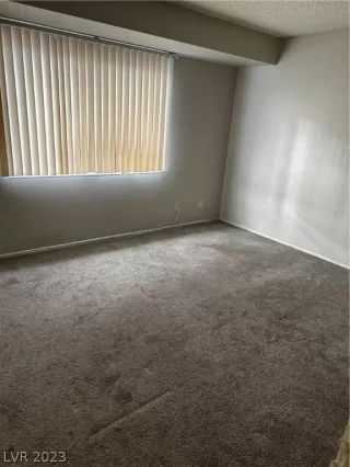 Photo #6: 2465049 Listing