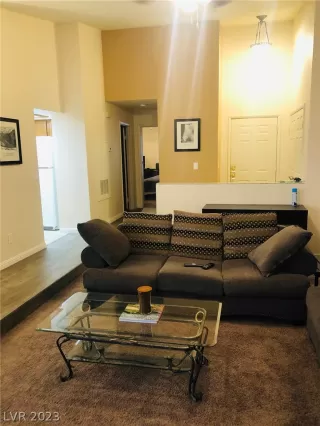 Photo #4: 2465051 Listing 