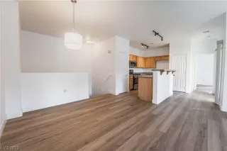 Photo #5: 2465056 Listing 