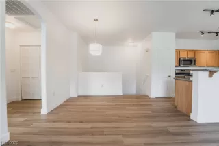 Photo #6: 2465056 Listing 