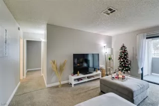 Photo #1: 2465092 Listing 