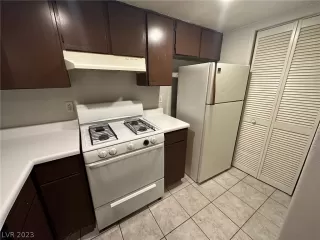 Photo #4: 2465095 Listing 