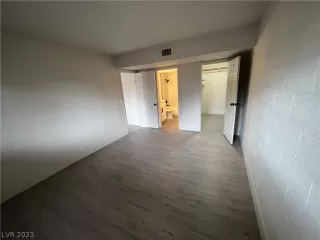 Photo #3: 2465144 Listing