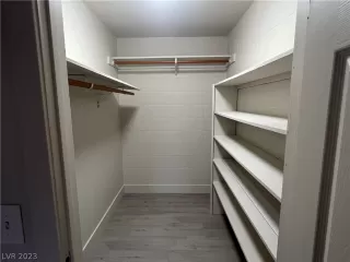 Photo #4: 2465144 Listing