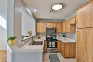 Photo #2: 2465147 Listing