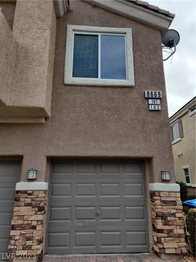 MLS: 2465169 Condo For Sale