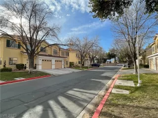 Photo #1: 2465200 Listing