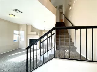 Photo #3: 2465200 Listing