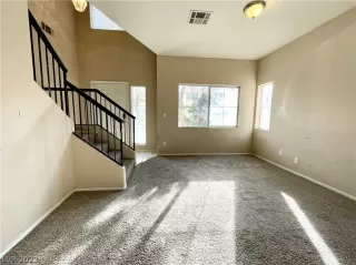 Photo #5: 2465200 Listing