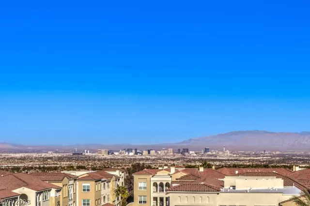 MLS: 2465208 Condo For Sale