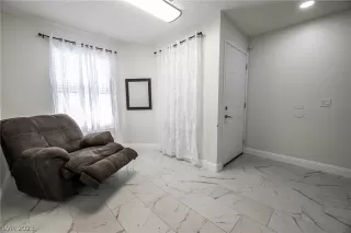 Photo #2: 2465209 Listing 