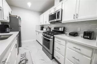 Photo #5: 2465209 Listing 