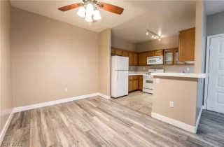 Photo #2: 2465218 Listing 