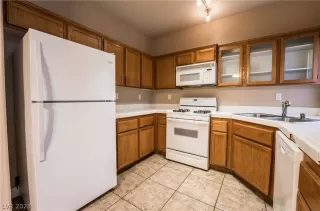 Photo #3: 2465218 Listing 