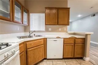 Photo #4: 2465218 Listing 