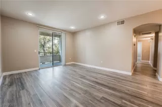 Photo #5: 2465218 Listing 