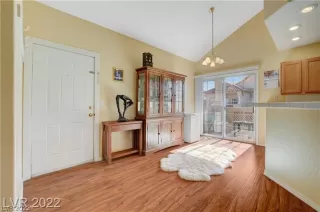 Photo #5: 2465225 Listing 