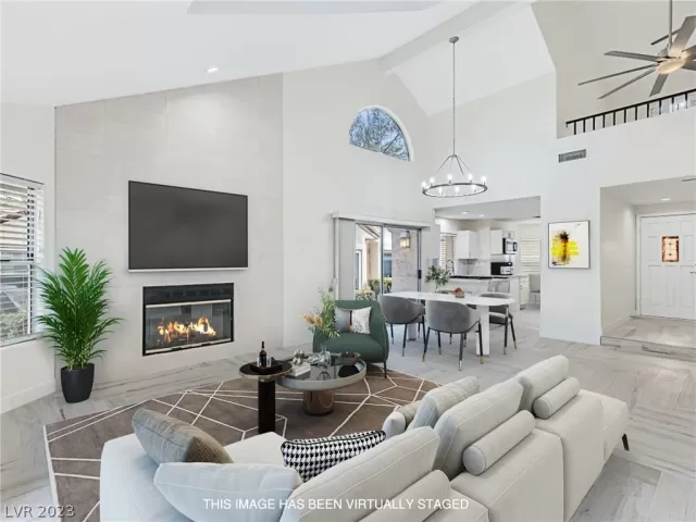 MLS: 2465226 Condo For Sale