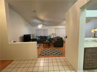 Photo #2: 2465232 Listing 