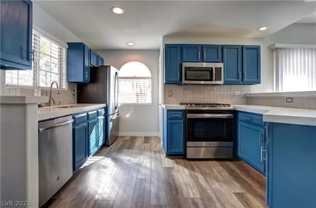 MLS: 2465283 Condo For Sale