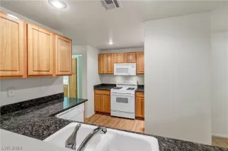 Photo #4: 2465303 Listing 