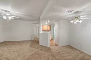 Photo #6: 2465303 Listing 